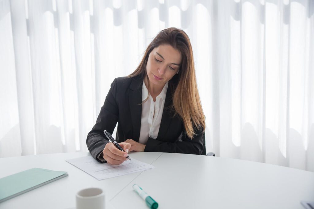 Arbeitnehmer vor voreiliger Unterschrift unter Aufhebungsvertrag